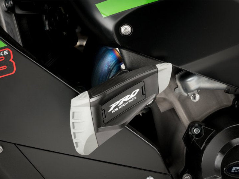 Puig Pro 2.0 Frame Sliders for Suzuki GSR 750 (11-16)