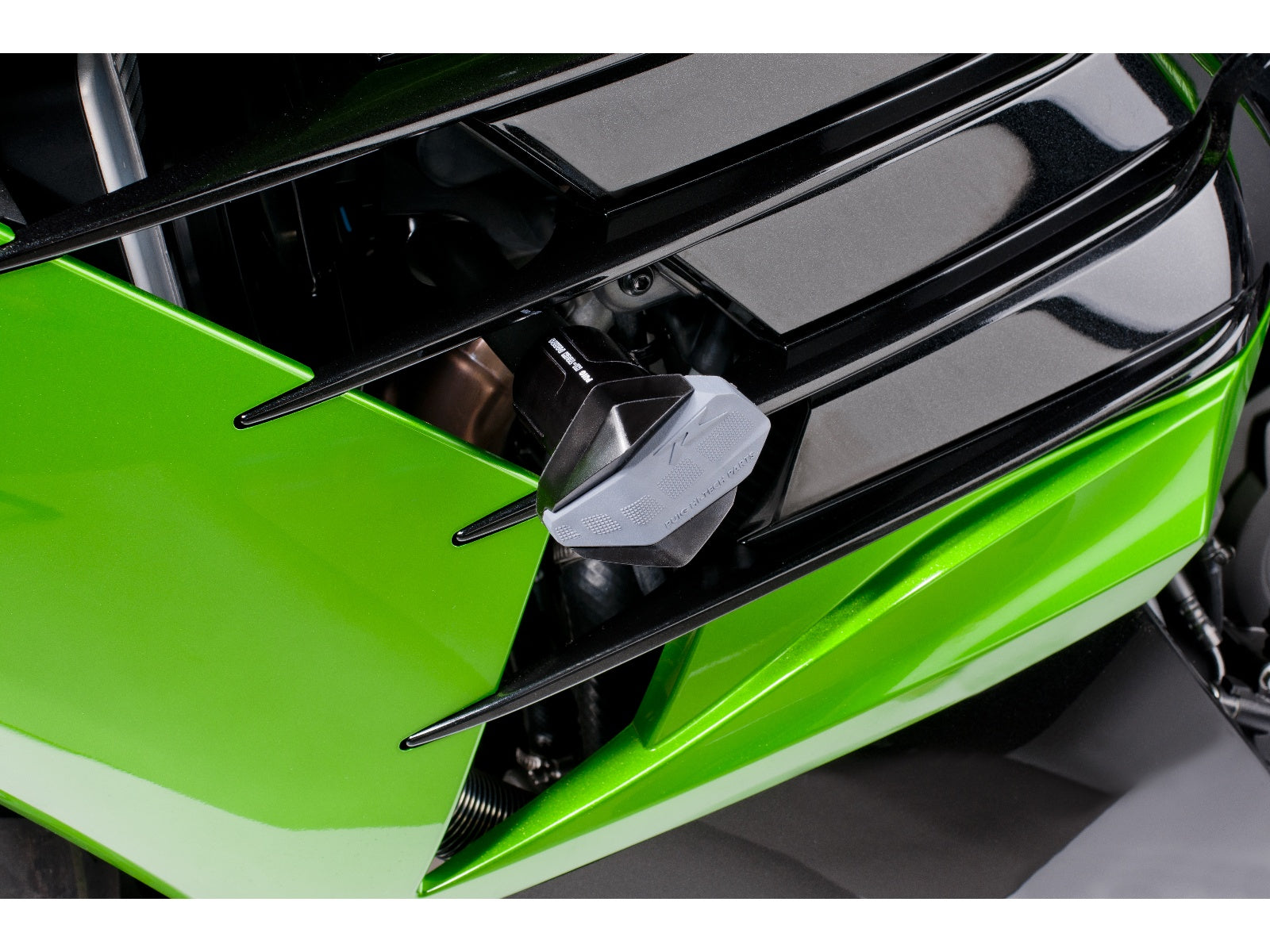 Puig R19 Frame Sliders In Black for Kawasaki ZZR 1400 (12-20)