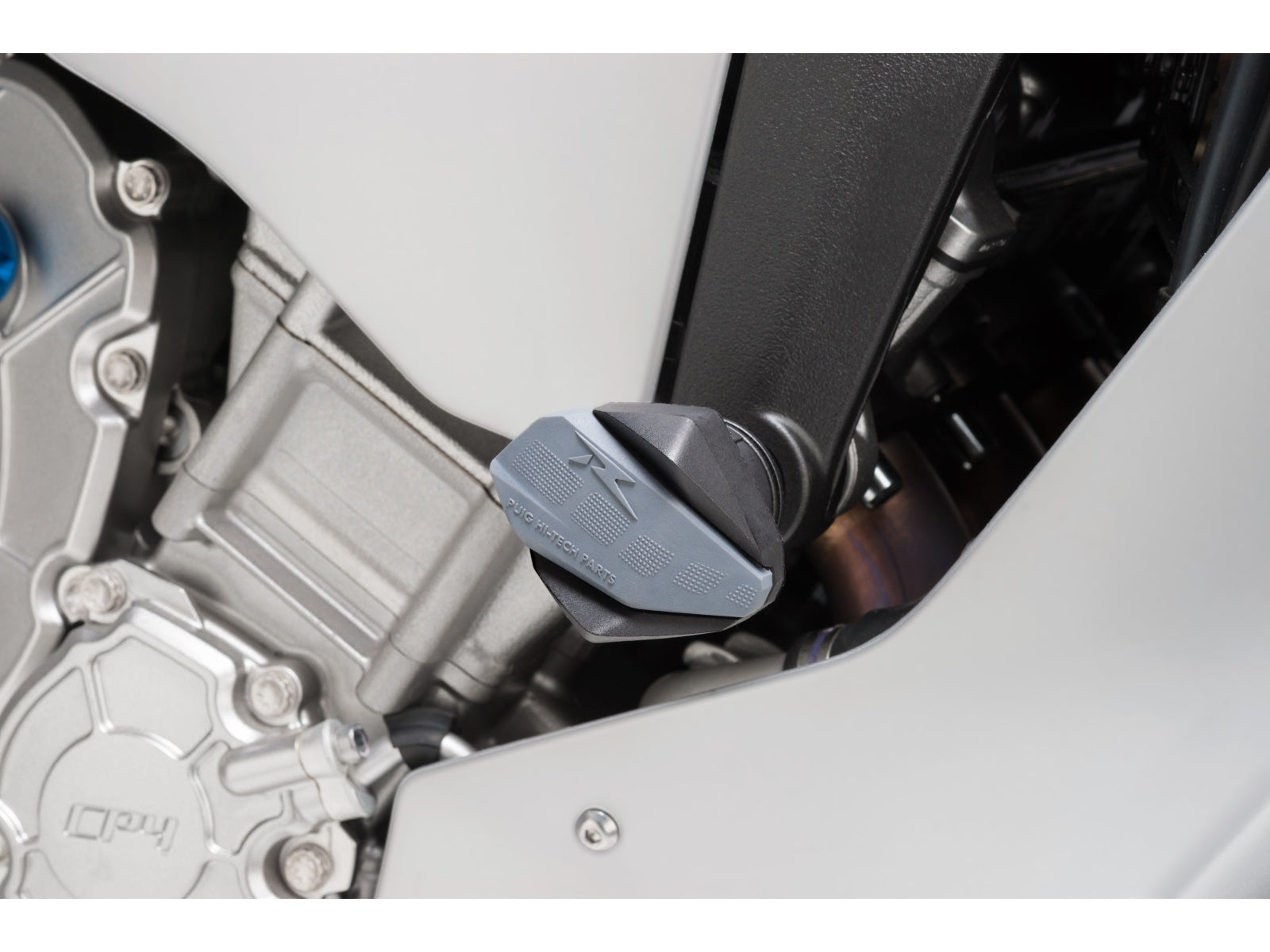Puig R19 Frame Sliders In Black for Yamaha YZF R1 M (16-24)