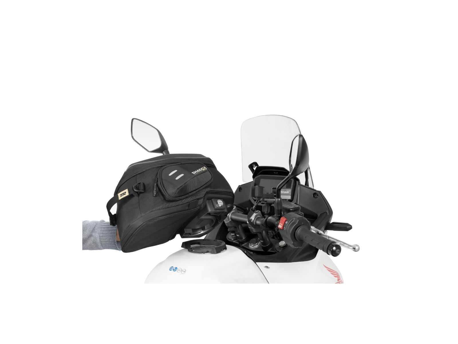 SHAD Click System Tank Bag Kit for Bajaj Pulsar 400 (25)