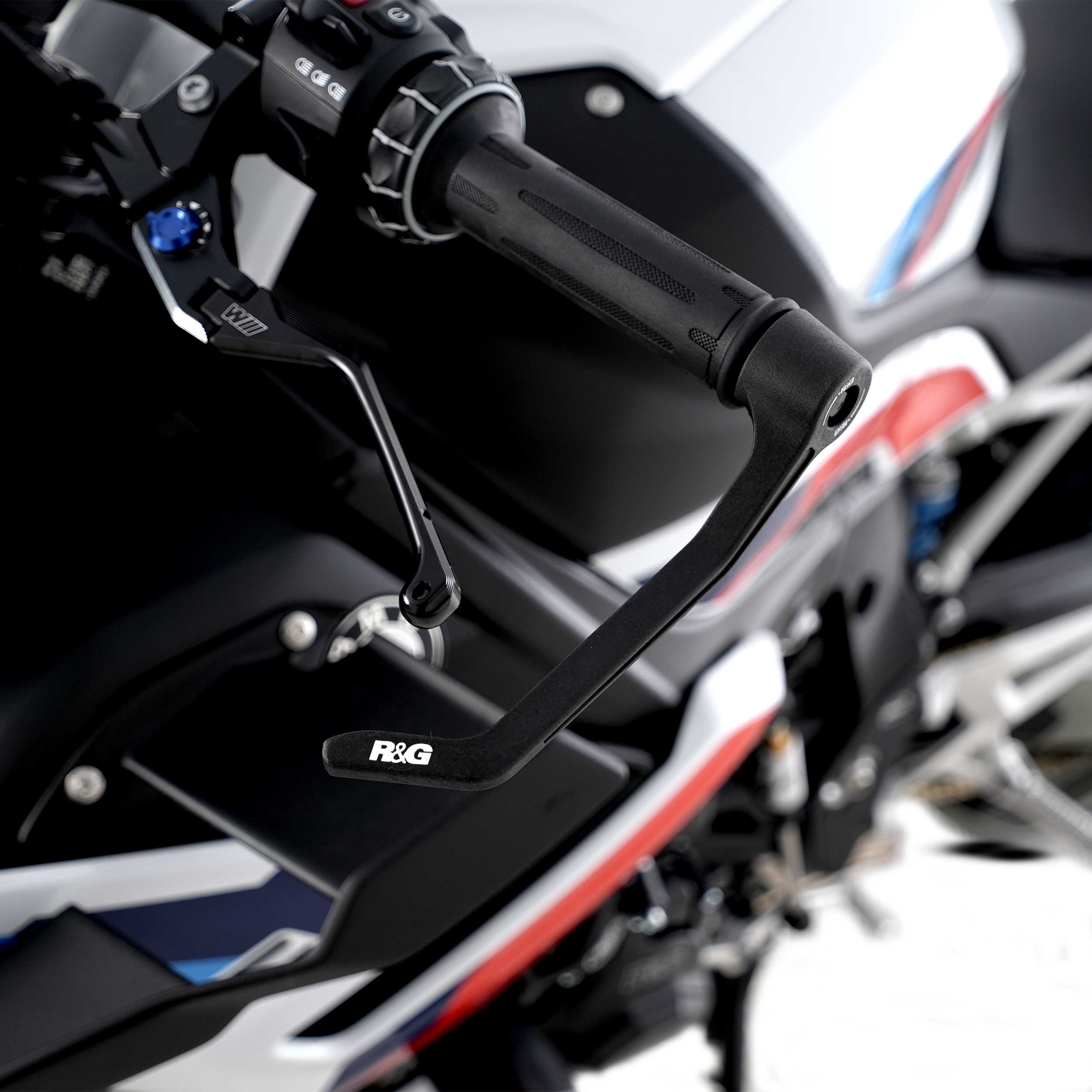 R&G Interlock Lever Guard for BMW F900 R (20-26)