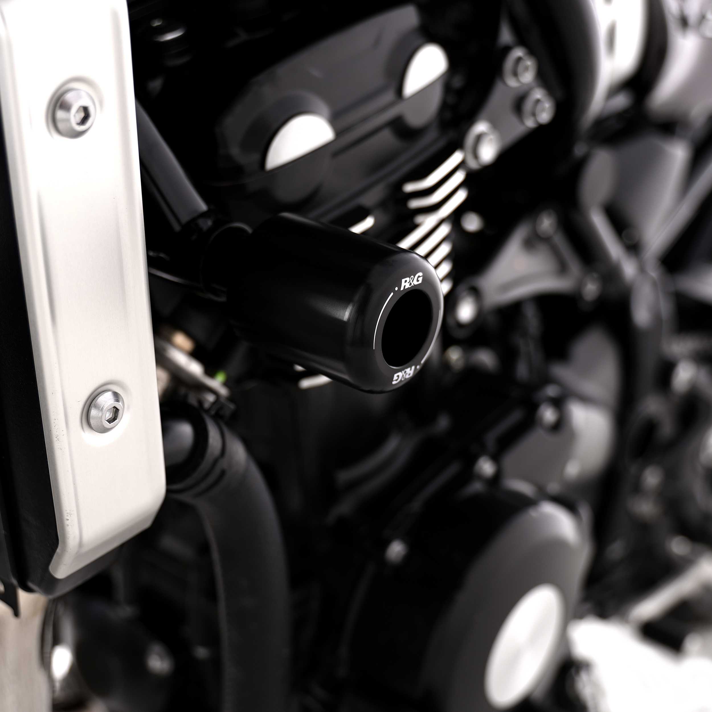 R&G Classic Frame Sliders for Kawasaki Z900 RS (18-26)
