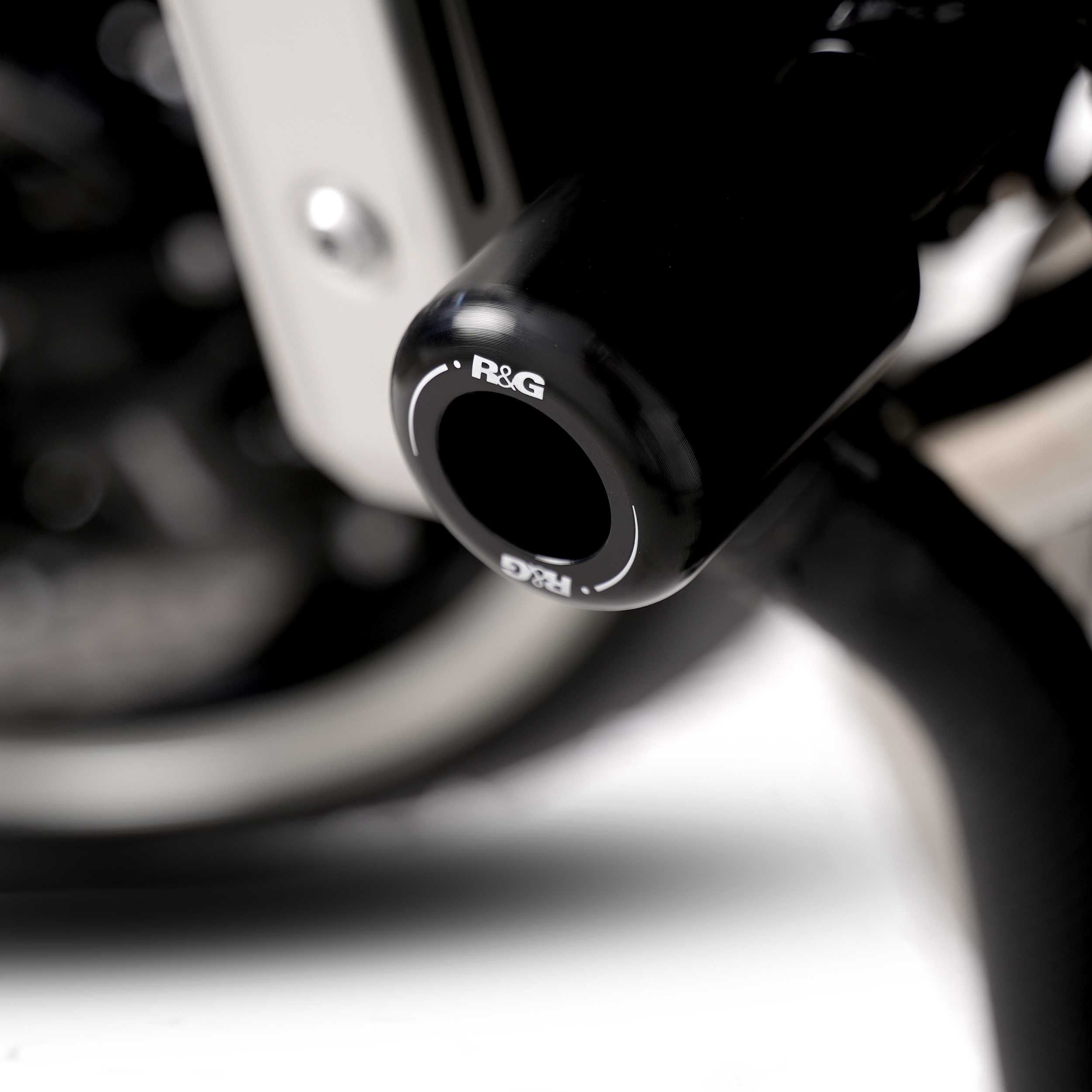 R&G Classic Frame Sliders for Kawasaki Z900 RS (18-26)