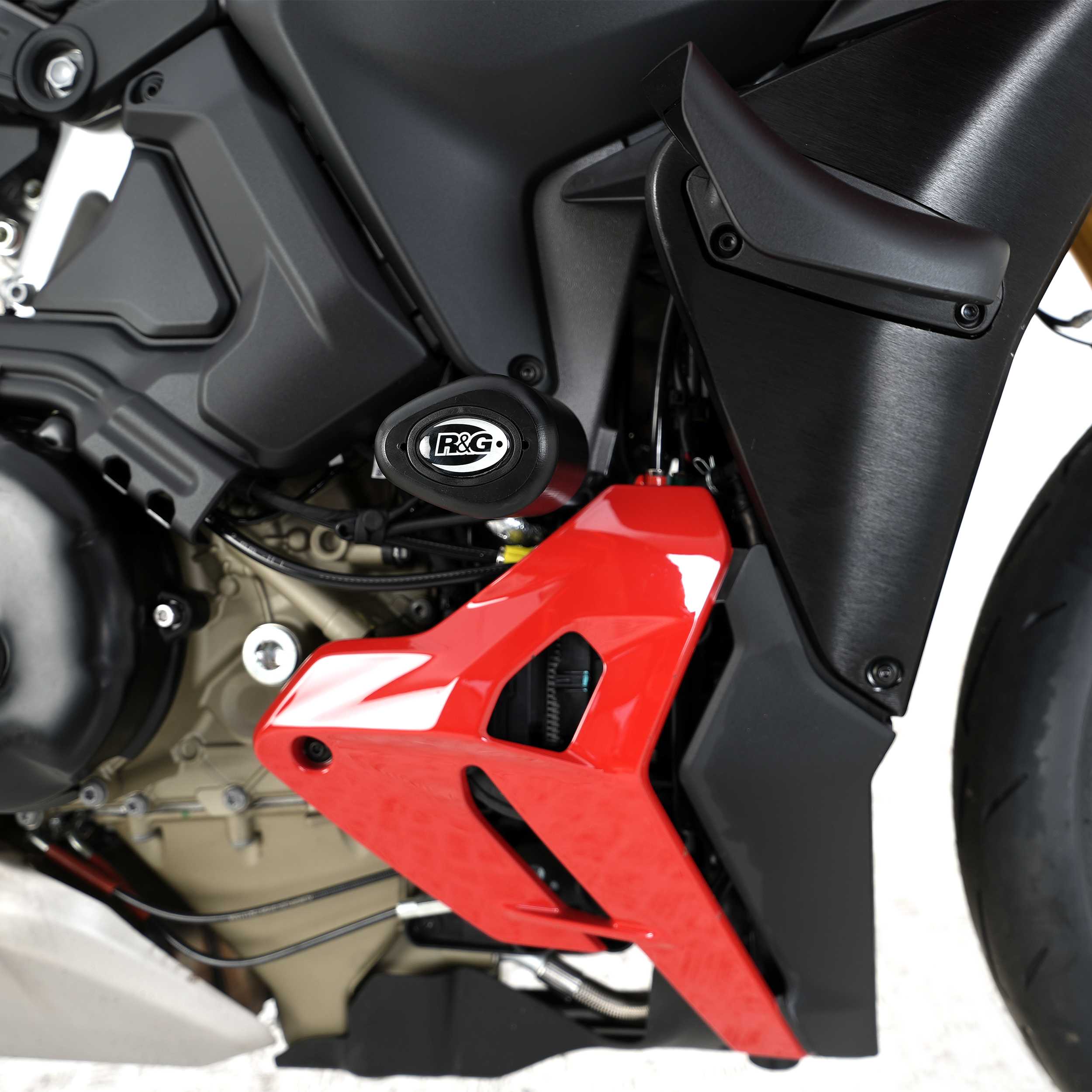 R&G Aero Frame Sliders for Ducati Streetfighter V4 S (20-26)