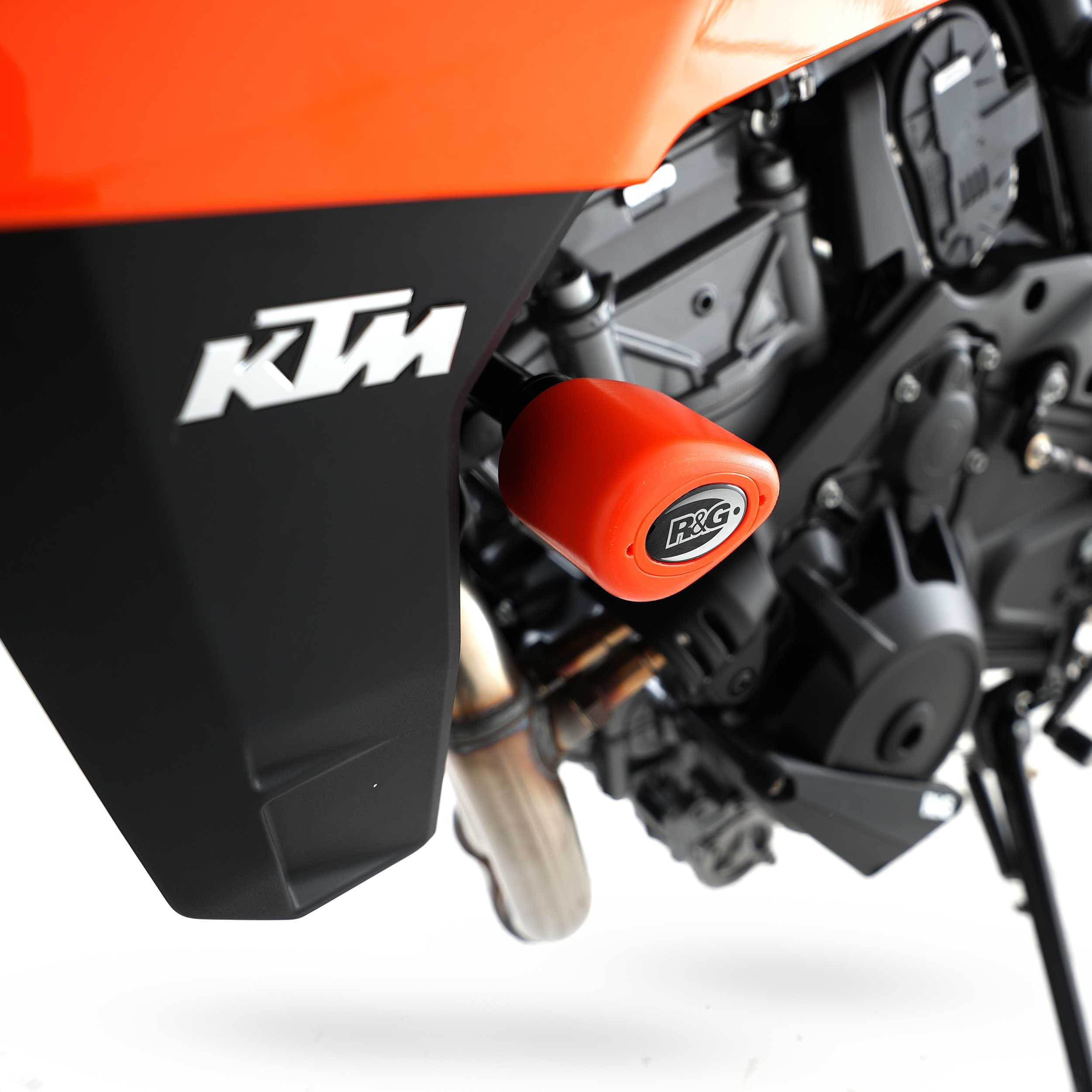 R&G Aero Frame Sliders for KTM 990 Duke (24)