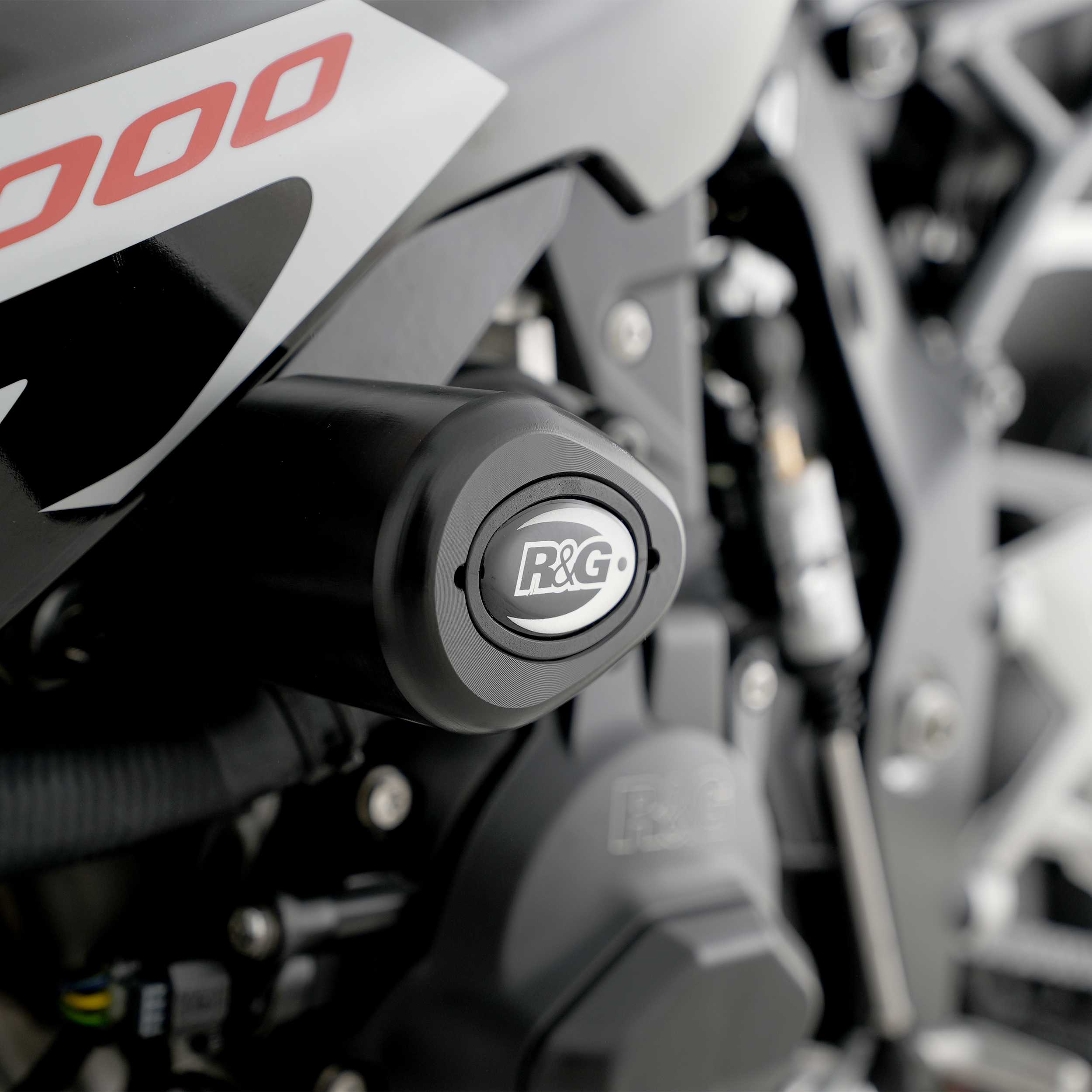 R&G Aero Frame Sliders for BMW M1000 R (25-26)