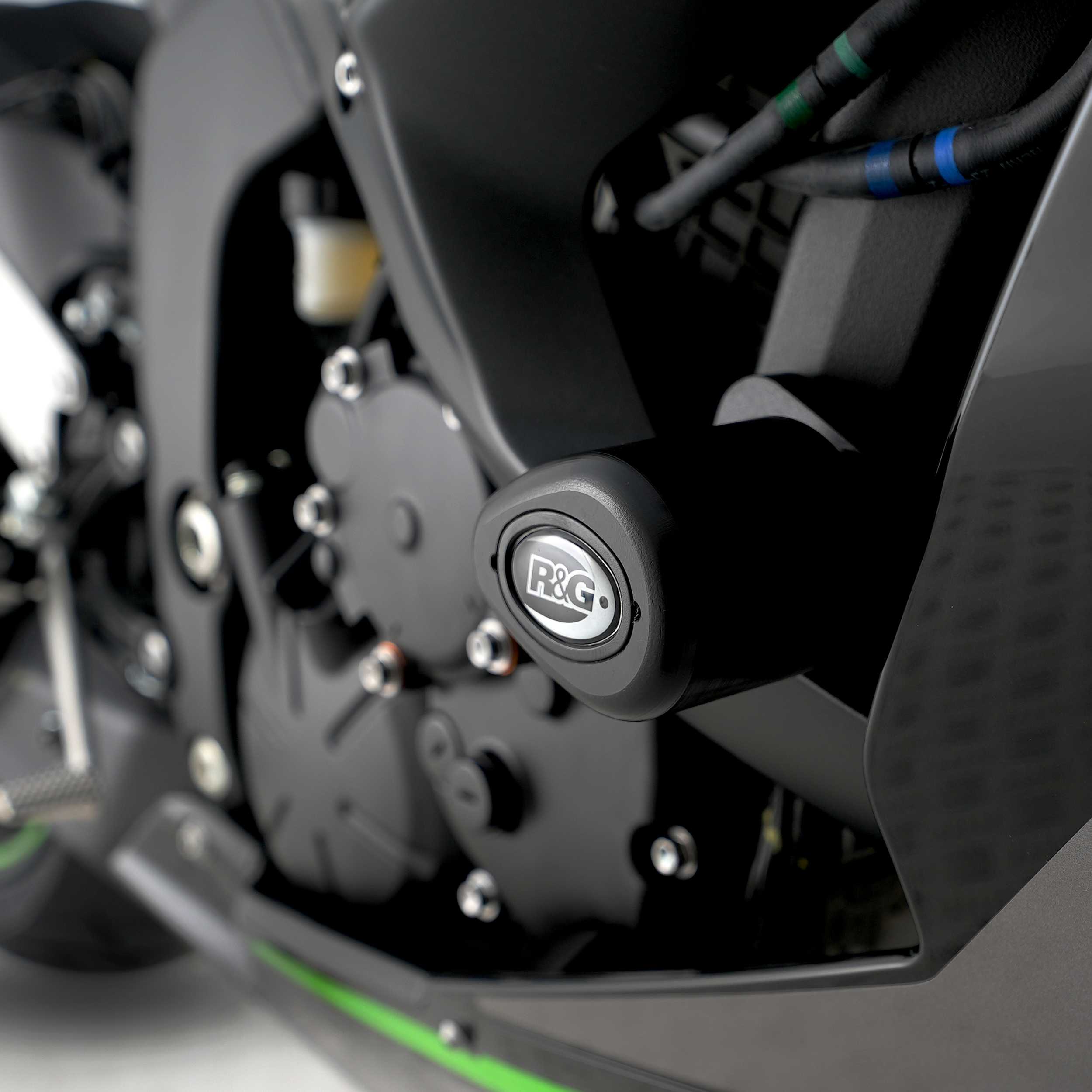 R&G Aero Frame Sliders for Kawasaki ZX6-R (24-26)