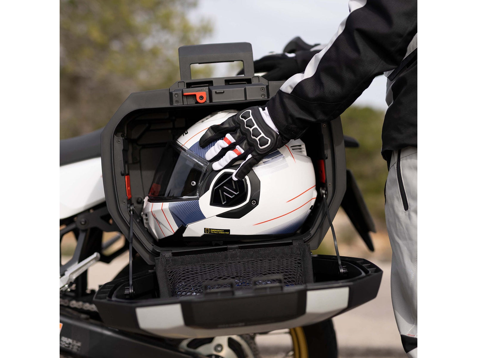SHAD SH38x Expandable Panniers - Aluminium