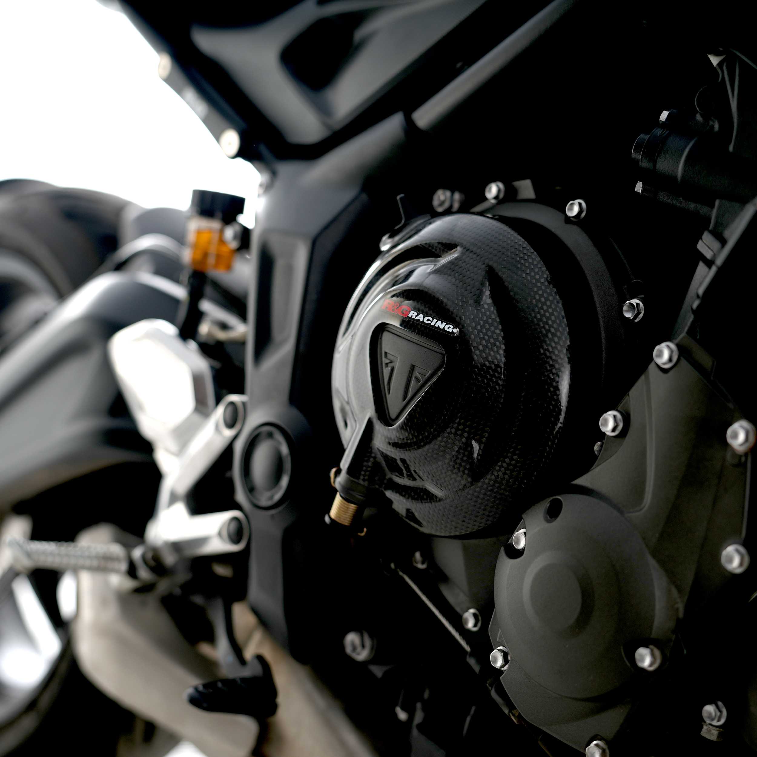 R&G Engine Case Slider Carbon for Triumph Trident 660 (21-26)
