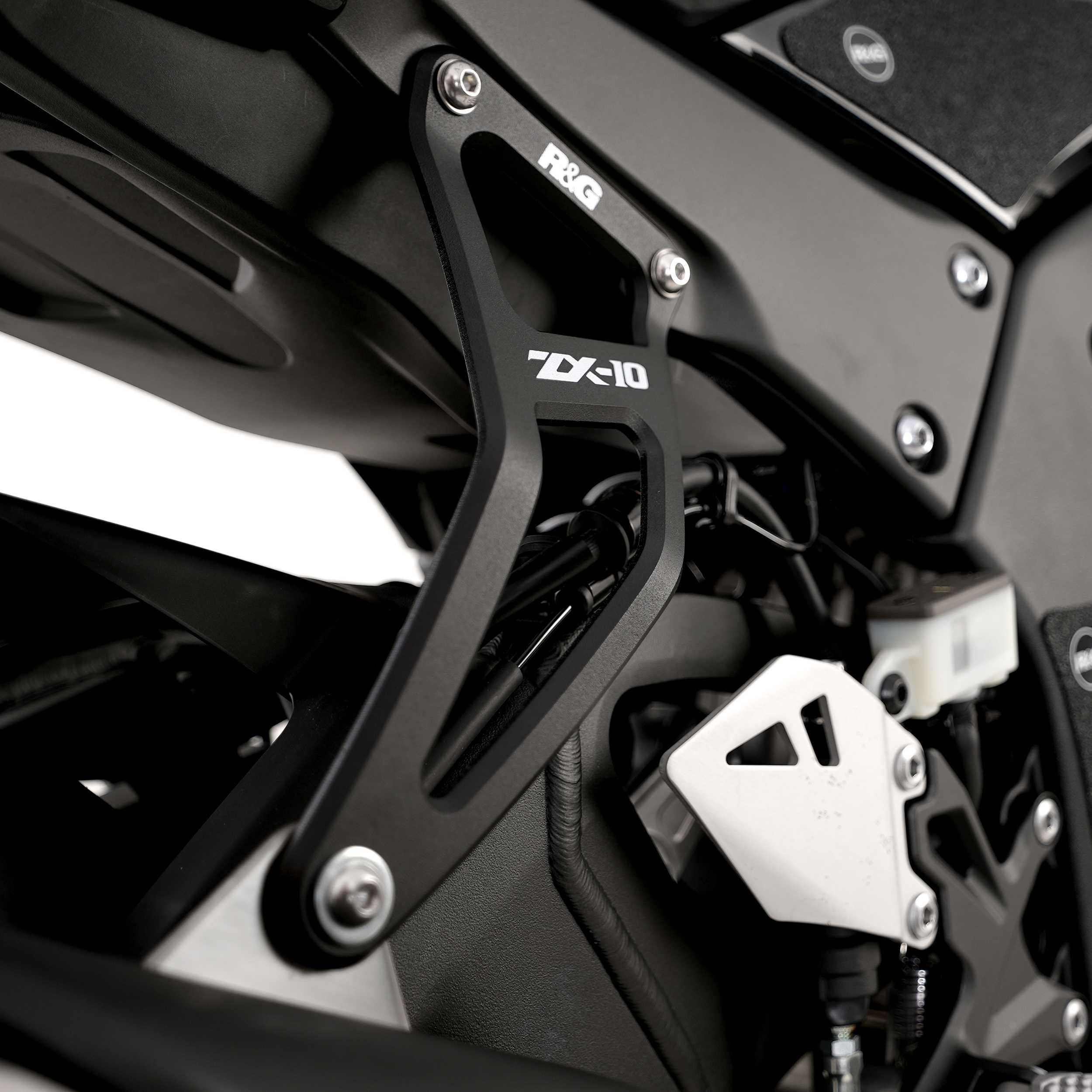 R&G Exhaust Hanger for Kawasaki Ninja ZX-10R (11-26)