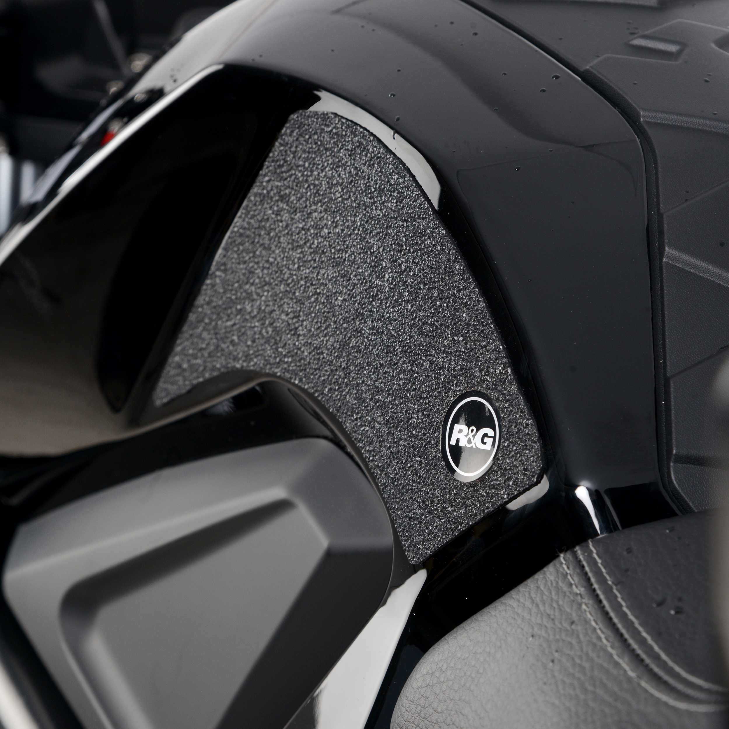 R&G Tank Traction Grips for Lexmoto LXR 125 (21-25)