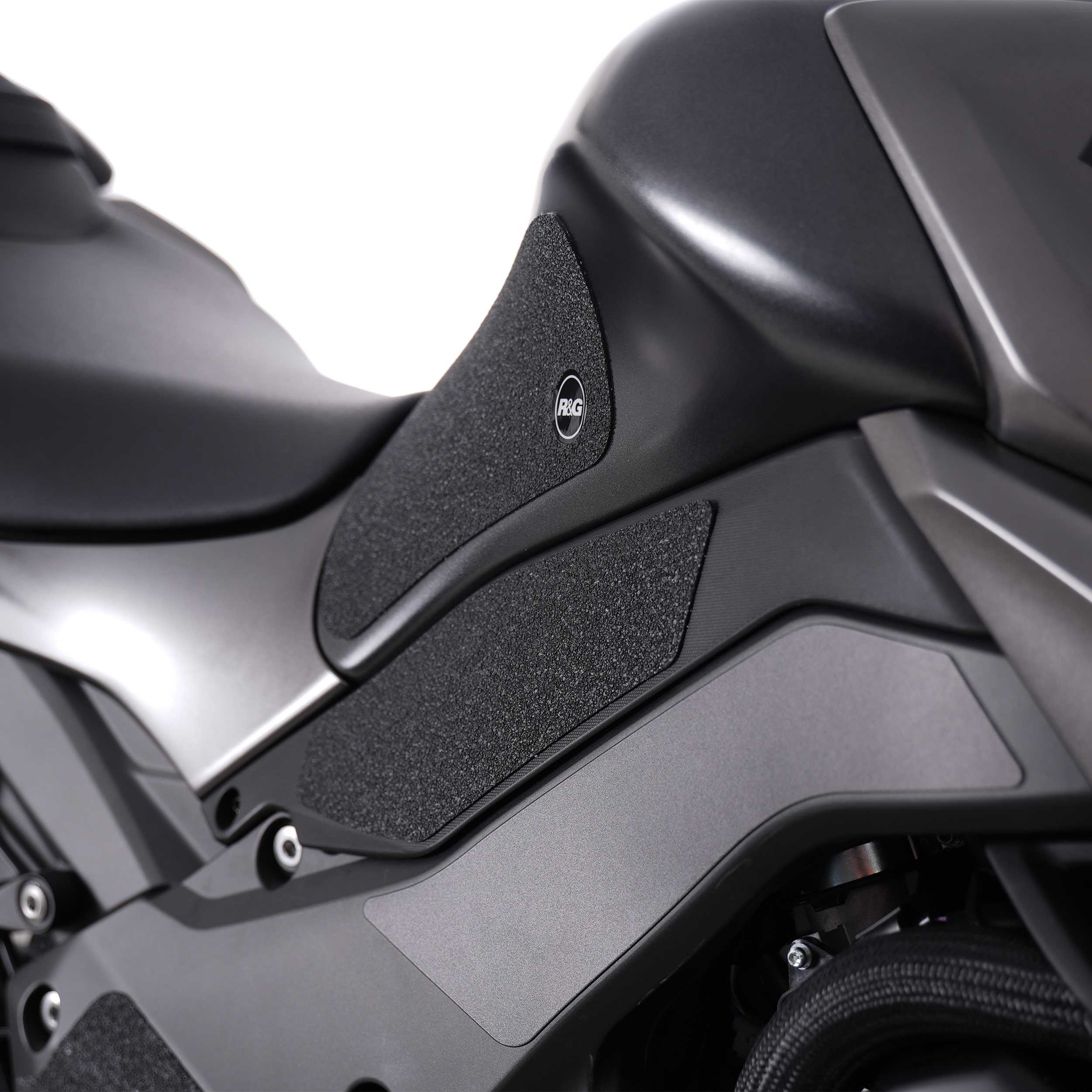 R&G Tank Traction Grips for Kawasaki Z1100 (26)