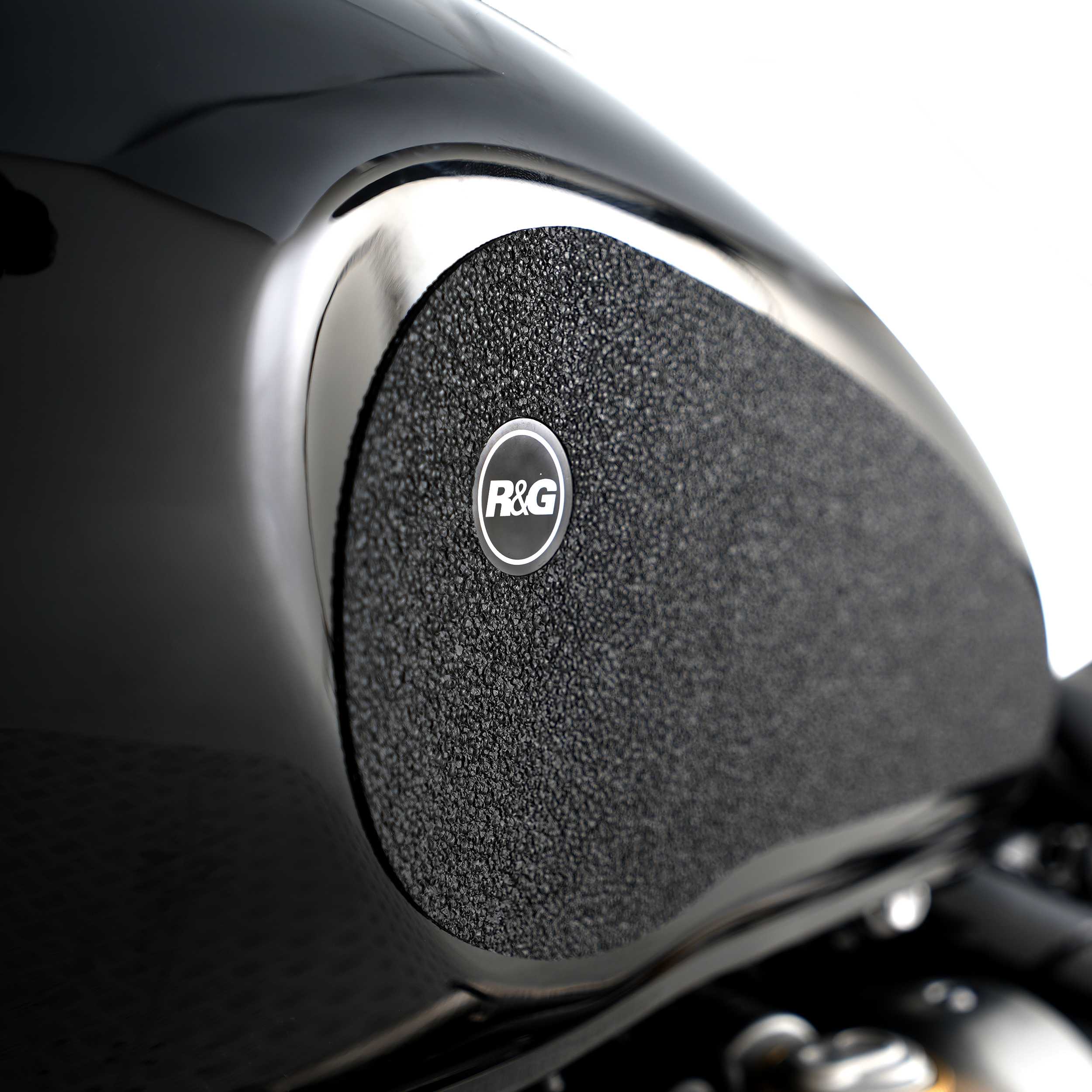 R&G Tank Traction Grips for Triumph Bonneville Bobber (17-25)