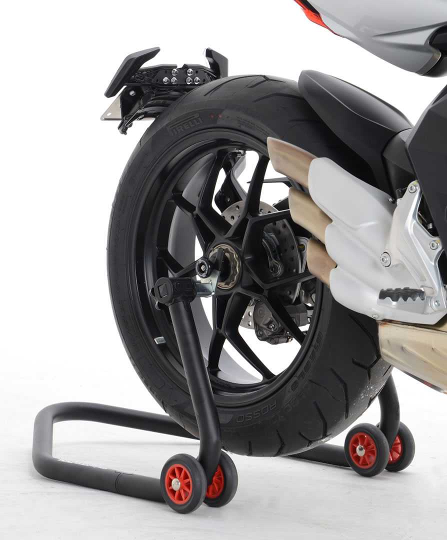 R&G Spindle Swingarm Protectors for QJMotor SRK 921 RR (25-26)