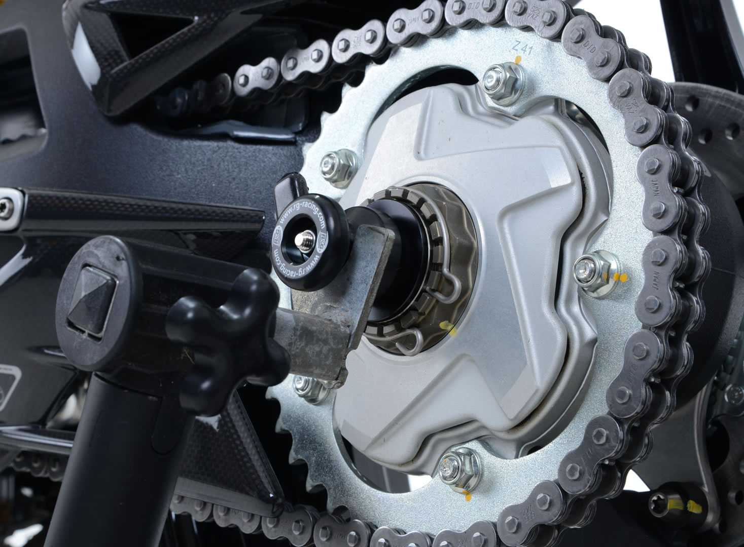 R&G Spindle Swingarm Protectors for QJMotor SRK 921 RR (25-26)