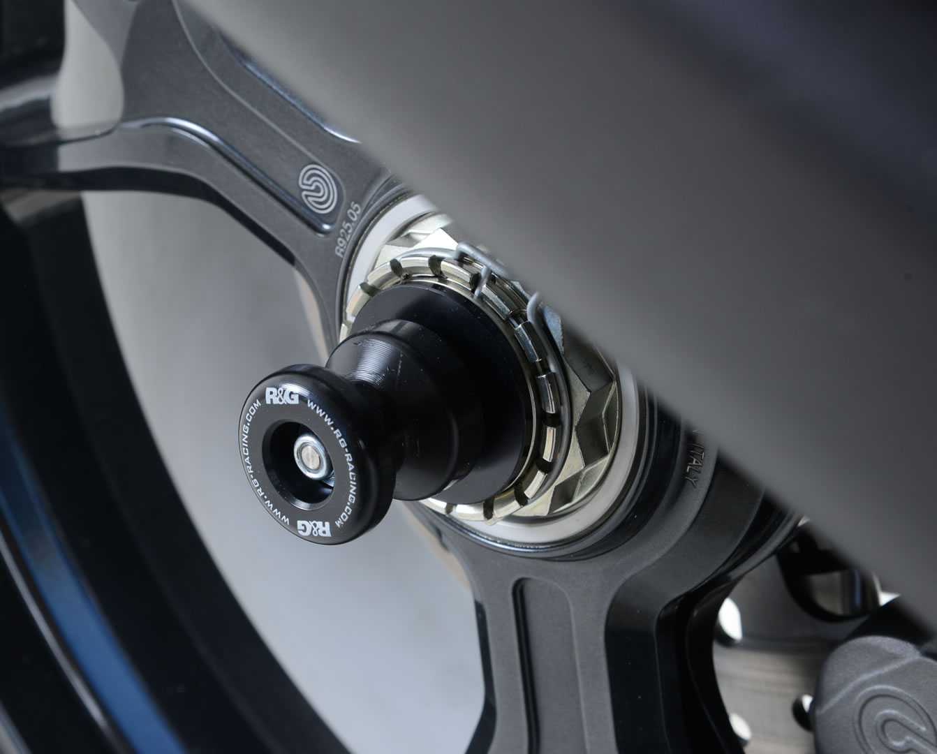 R&G Spindle Swingarm Protectors for Ducati 1198S (09-11)