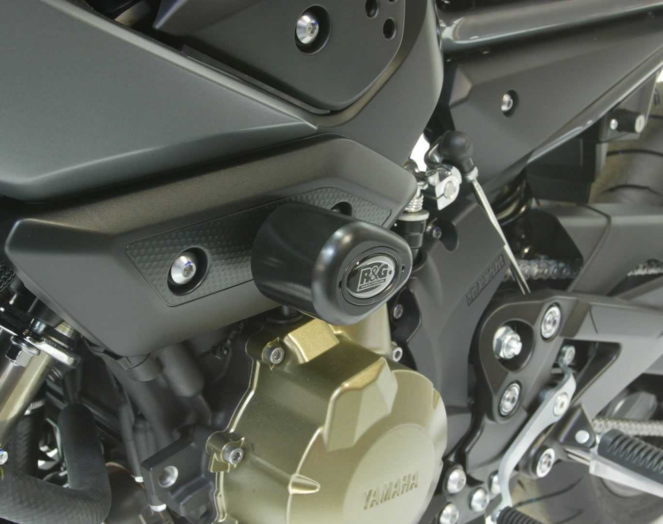 R&G Aero Frame Sliders for Yamaha XJ6 (09-16)