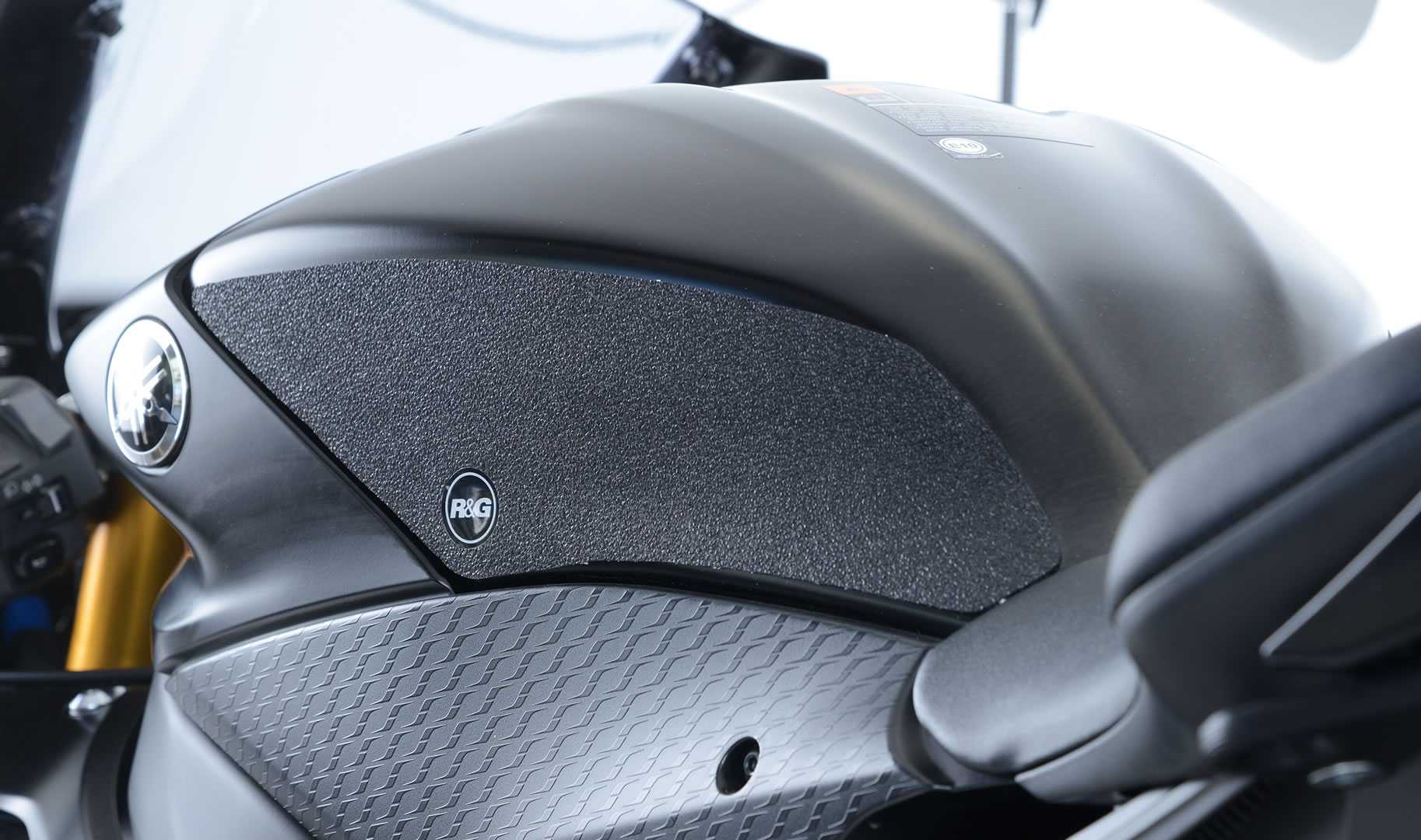 R&G Tank Traction Grips for Yamaha R6 (17-20)