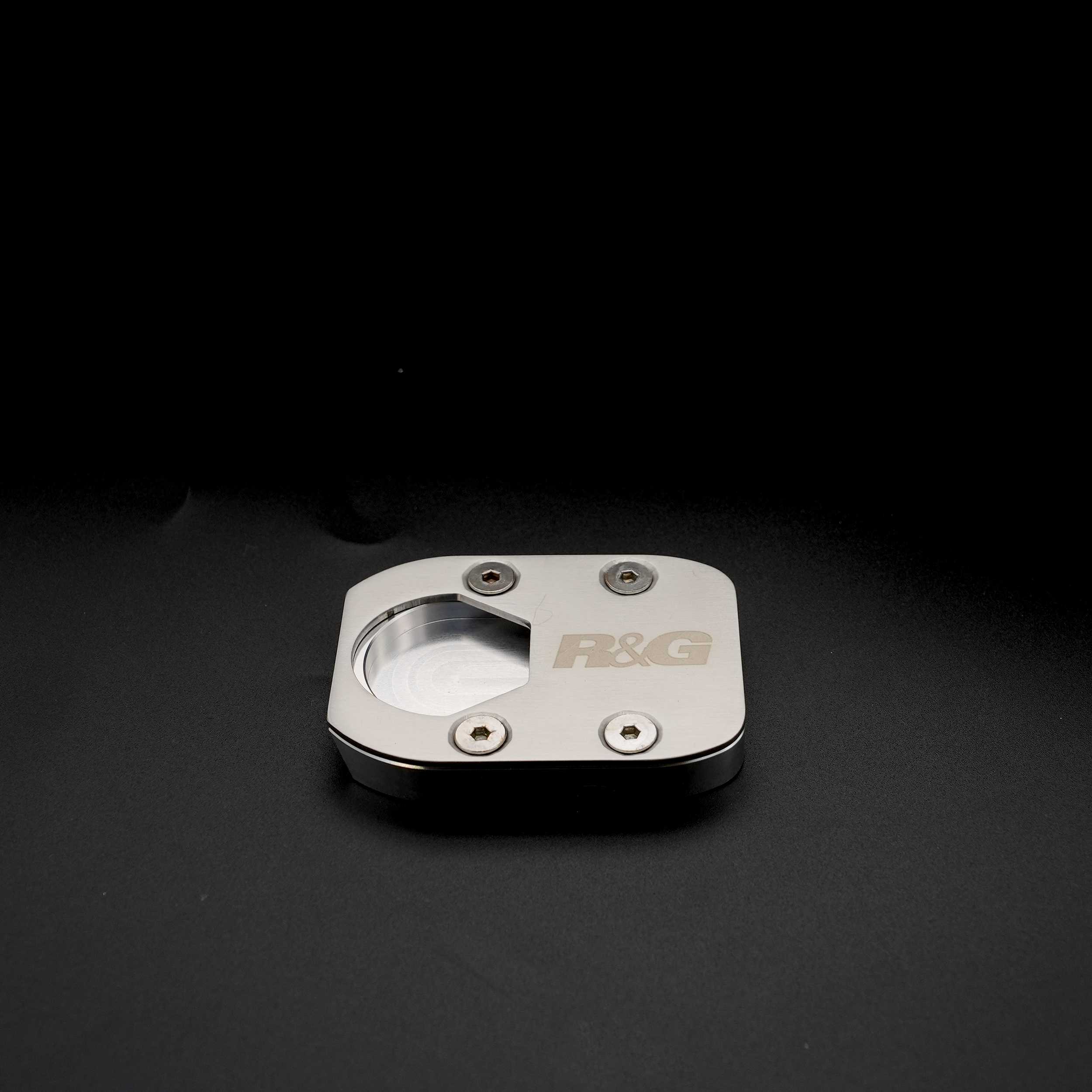 R&G Kickstand Shoe for Yamaha R7 (22-25)