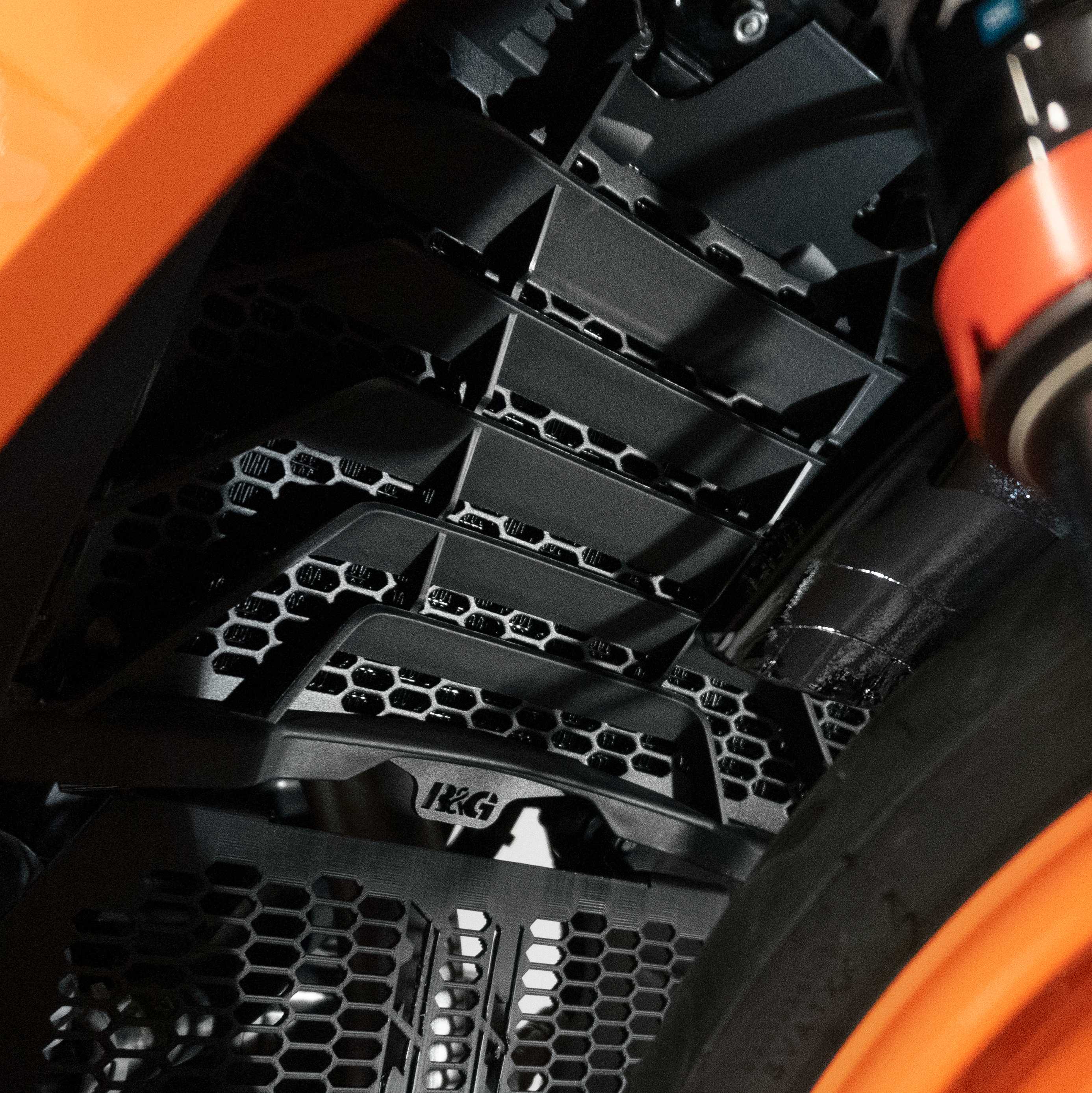 R&G Pro Radiator Guard for KTM RC 200 (22)