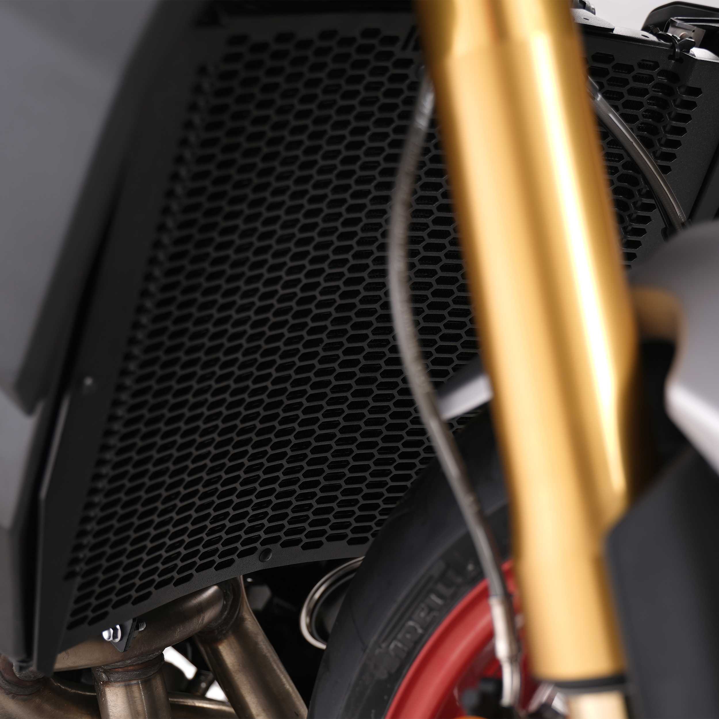 R&G Pro Radiator Guard for Triumph Street Triple 765 R (23-26)