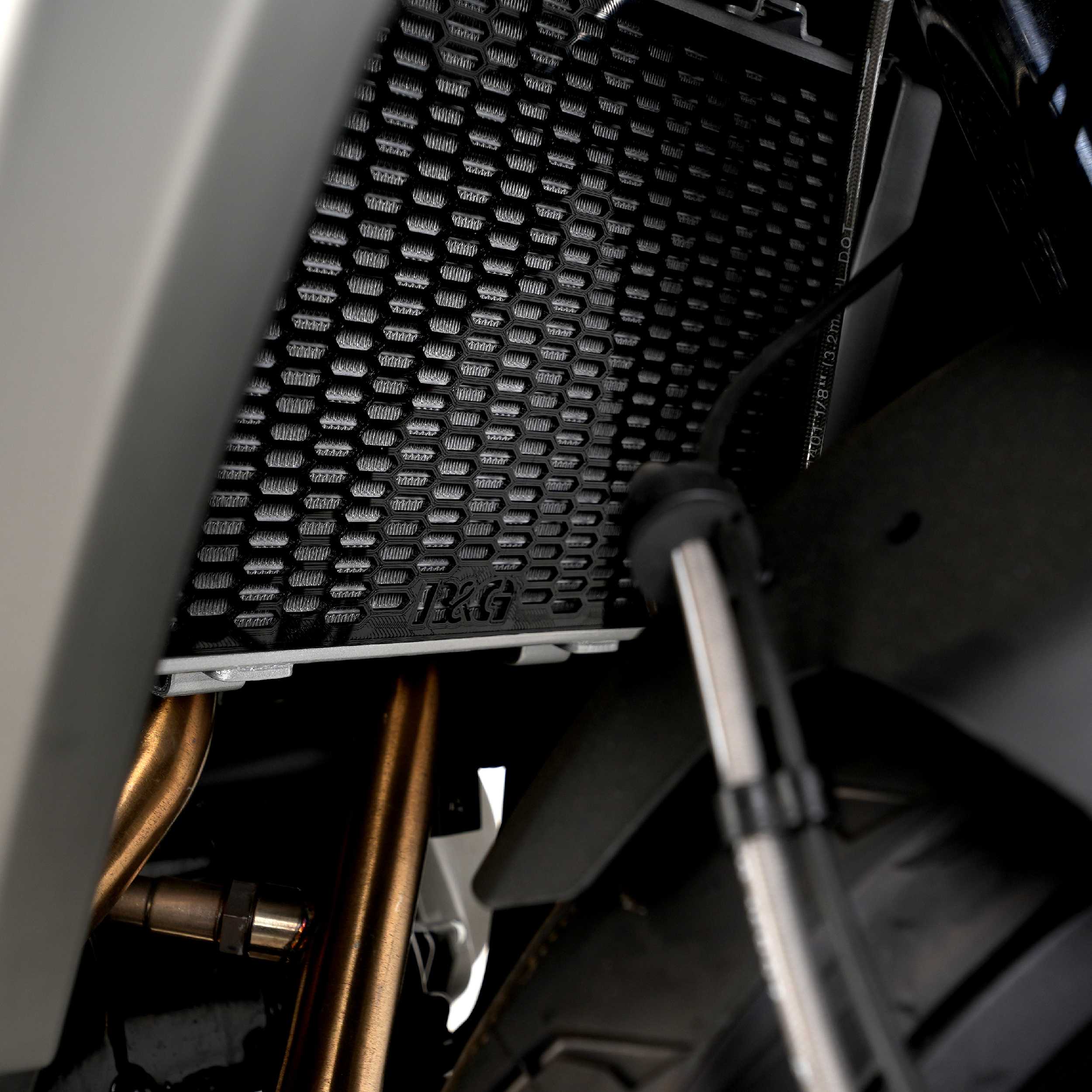 R&G Pro Radiator Guard for CFMOTO 650GT (19-25) Secondary image