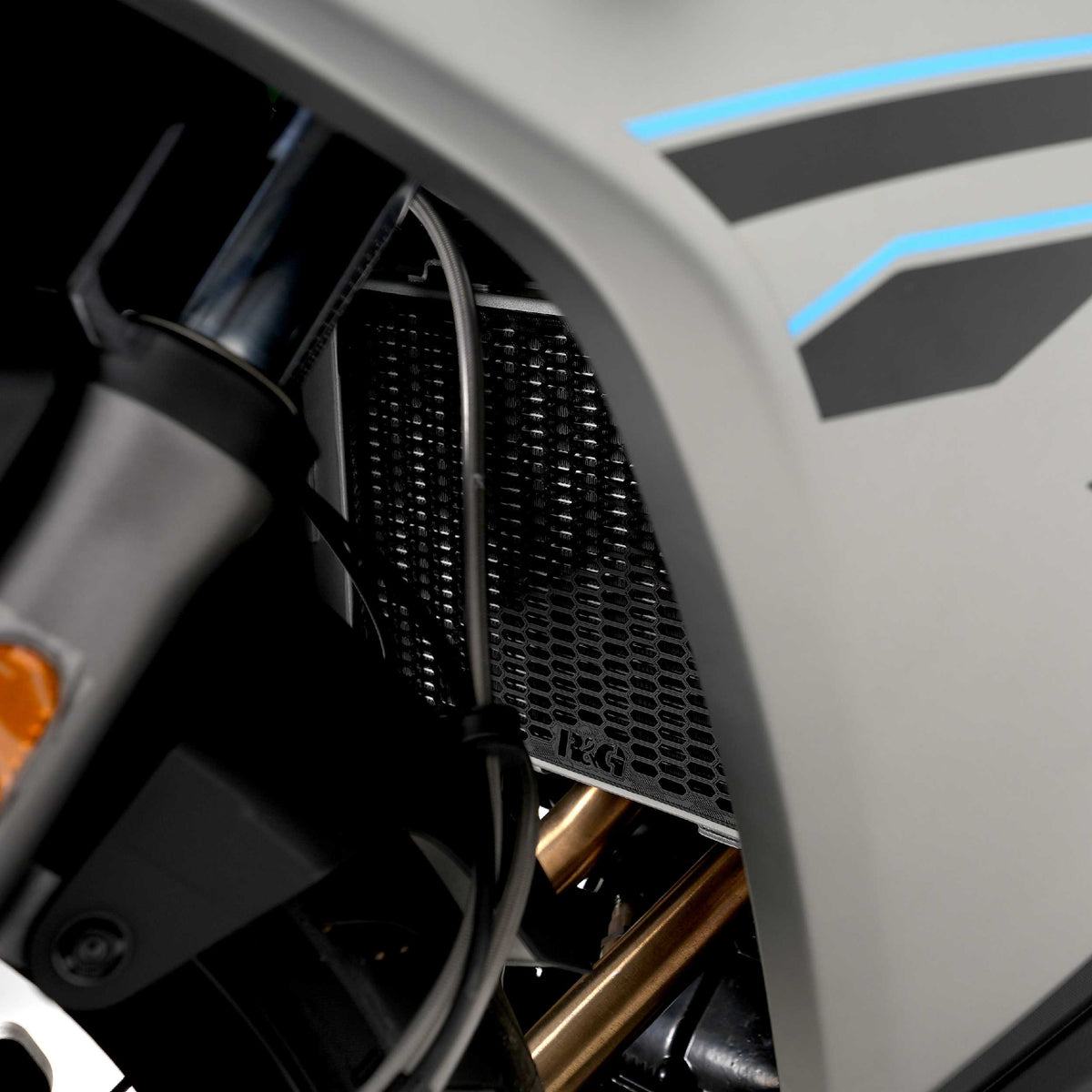 R&G Pro Radiator Guard for CFMOTO 650GT (19-25) Main image