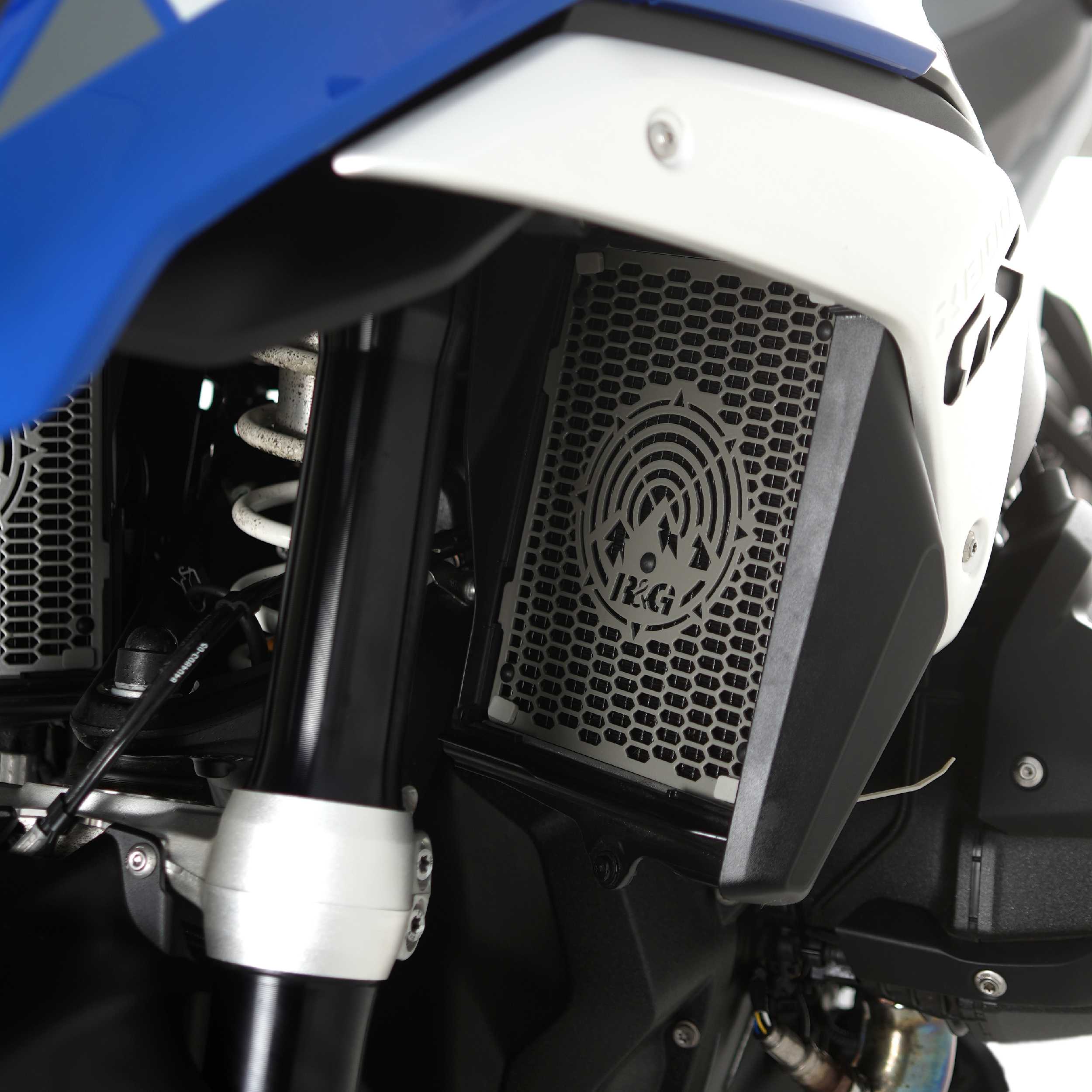 R&G Pro Radiator Guard Titanium for BMW R1300 GS (23-26)