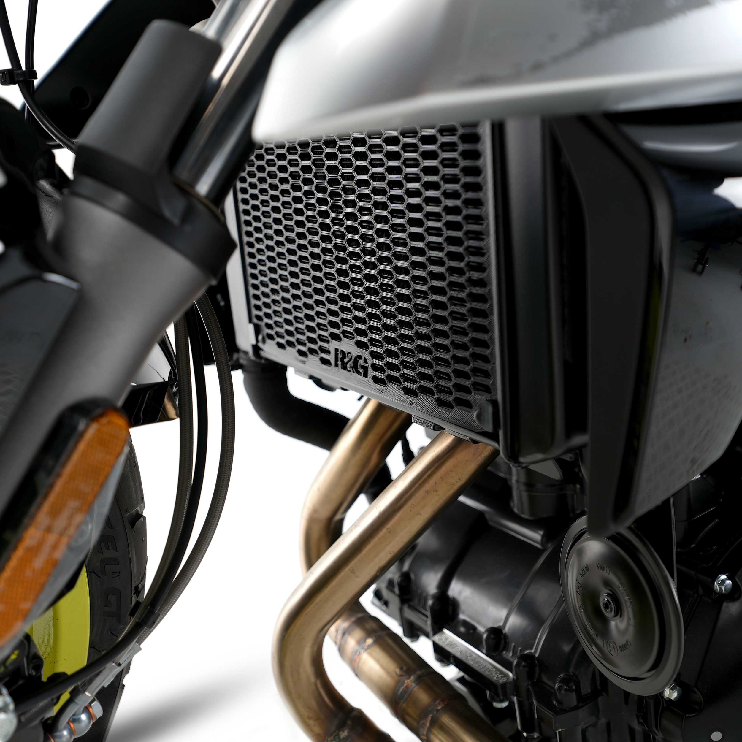 R&G Pro Radiator Guard for CFMOTO 650NK (22-23)