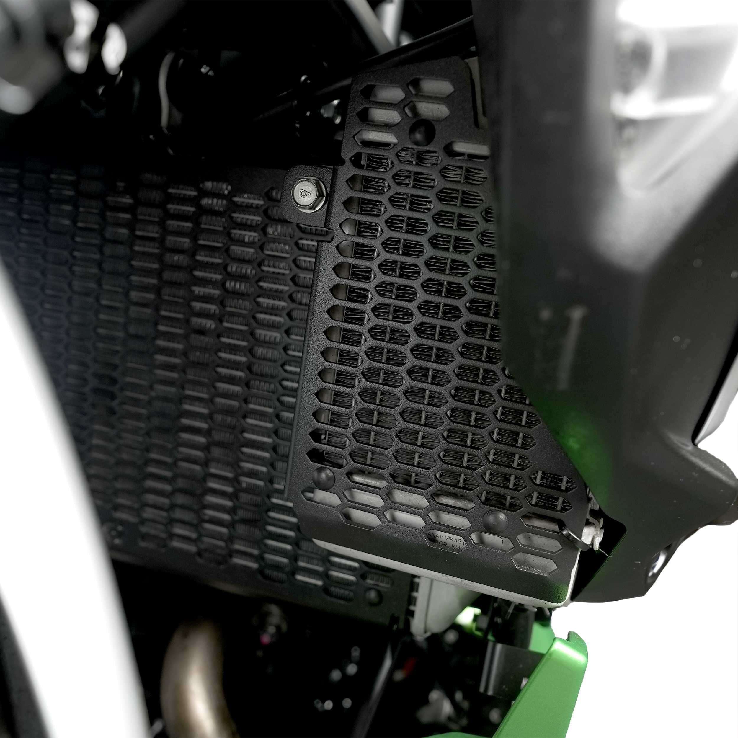 R&G Pro Radiator Guard for Kawasaki Z7 Hybrid (24-26)
