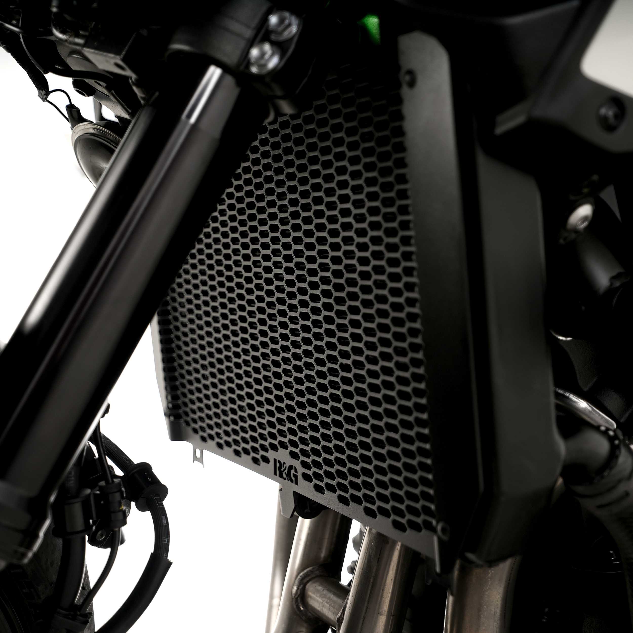 R&G Pro Radiator Guard for Kawasaki Z900 (25-26)