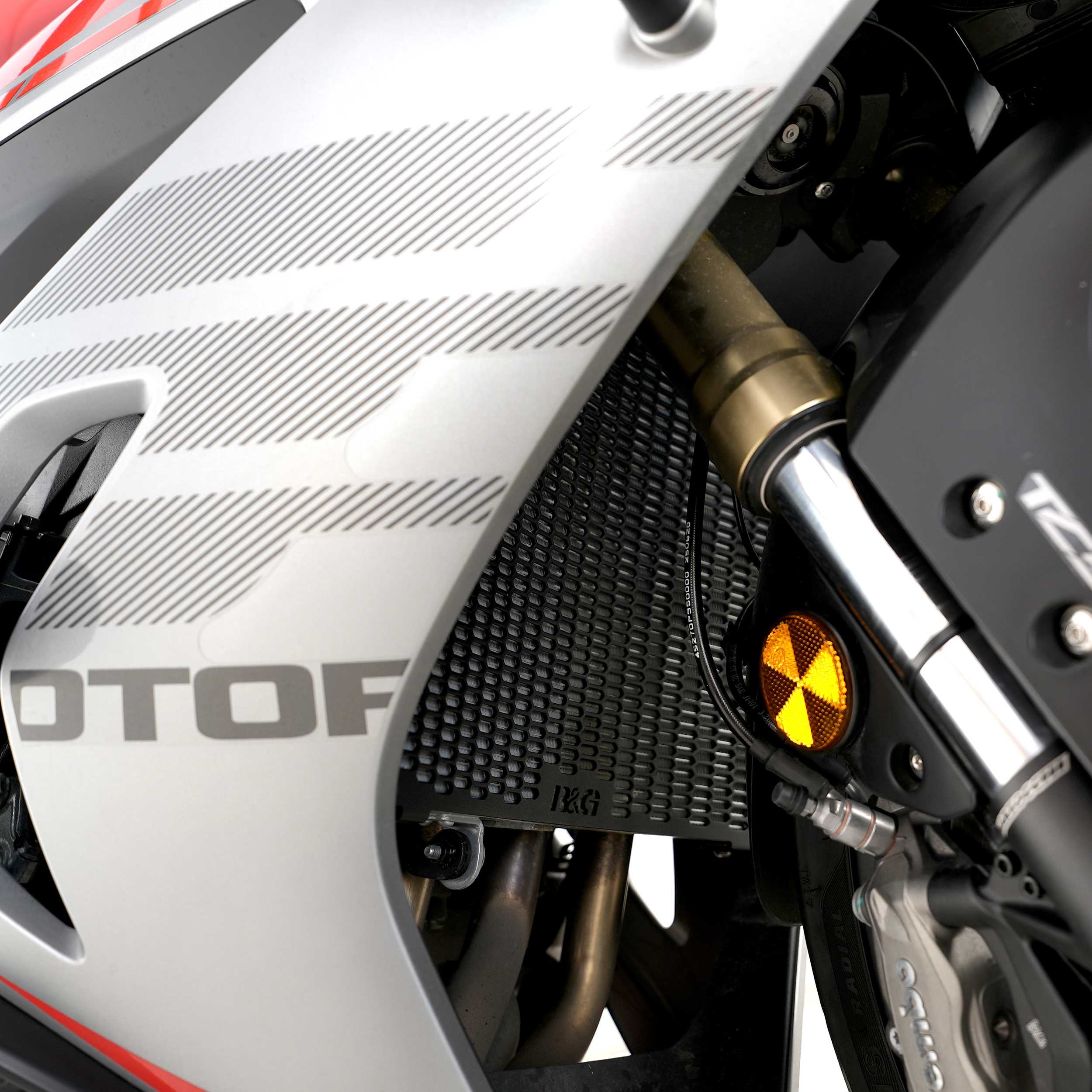 R&G Pro Radiator Guard for QJMotor SRK 921 RR (25-26)