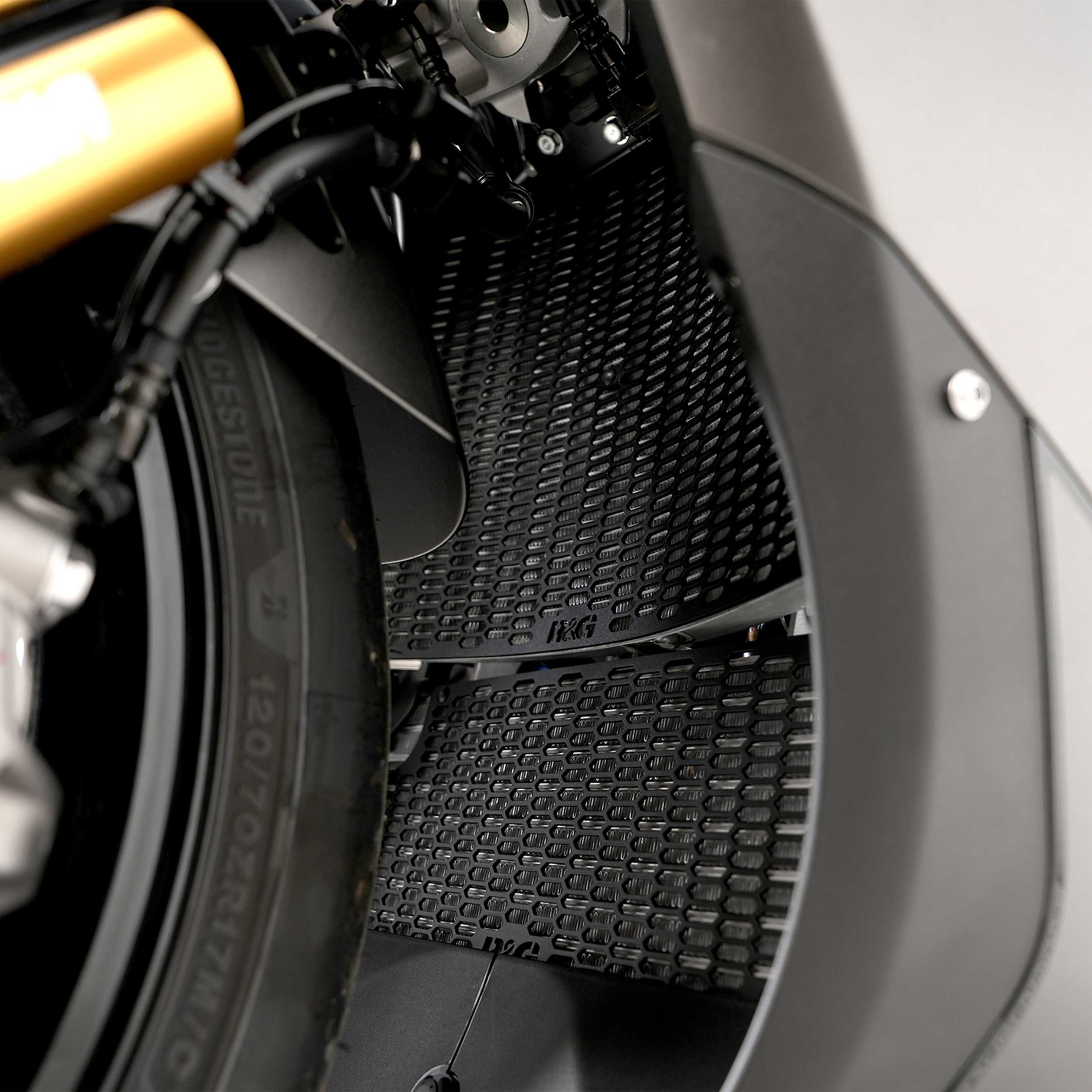 R&G Pro Radiator Guard for Kawasaki Ninja ZX-10R (26)
