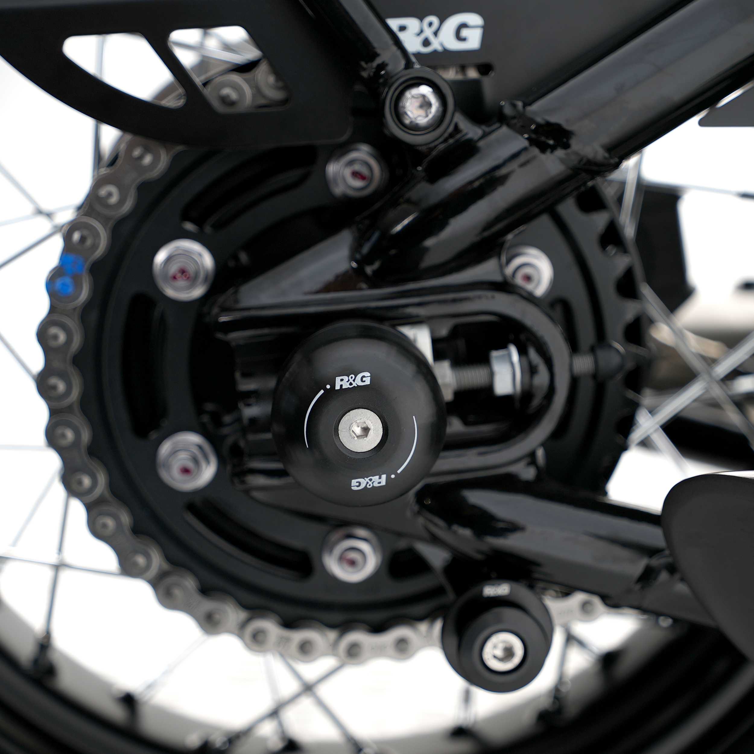 R&G Swingarm Protectors for Triumph Street Twin 900 (16-18)