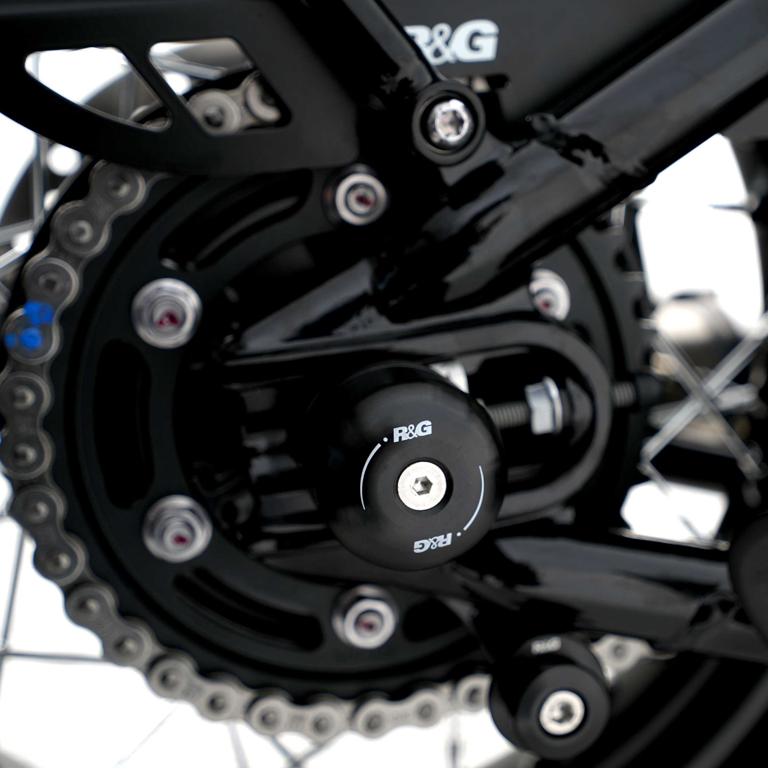 R&G Swingarm Protectors for Triumph Thruxton 1200 (16-18)