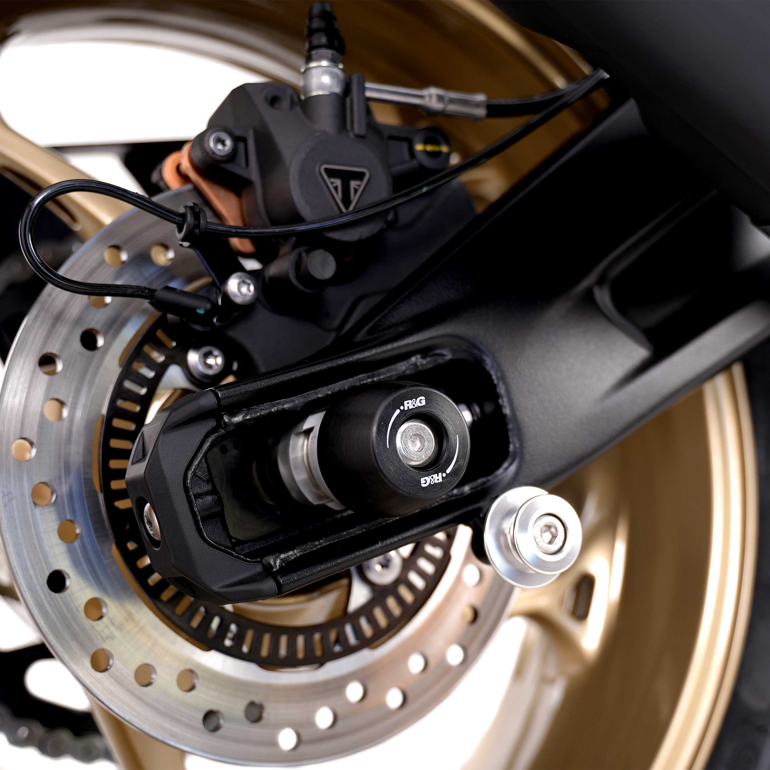 R&G Apex Swingarm Protectors for Triumph Trident 800 (26)
