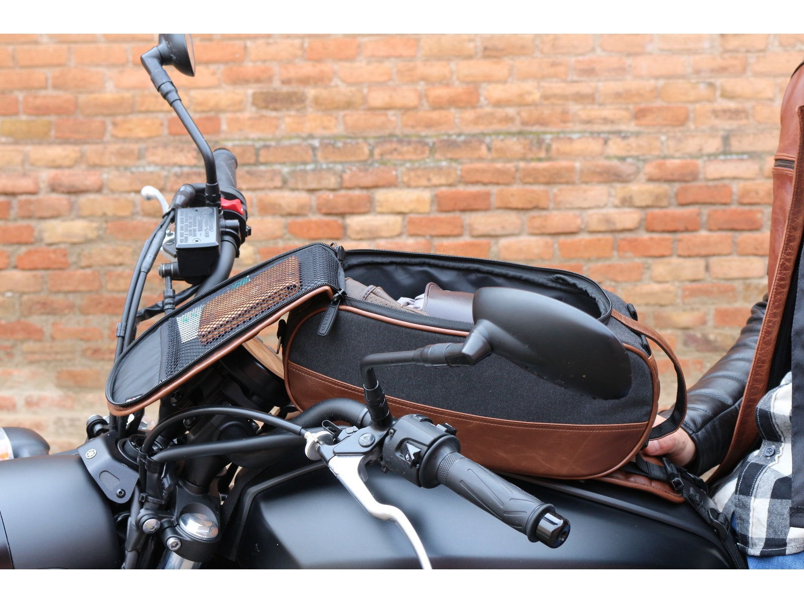 SHAD SR18 Cafe Racer Tank Bag - 8 Litres