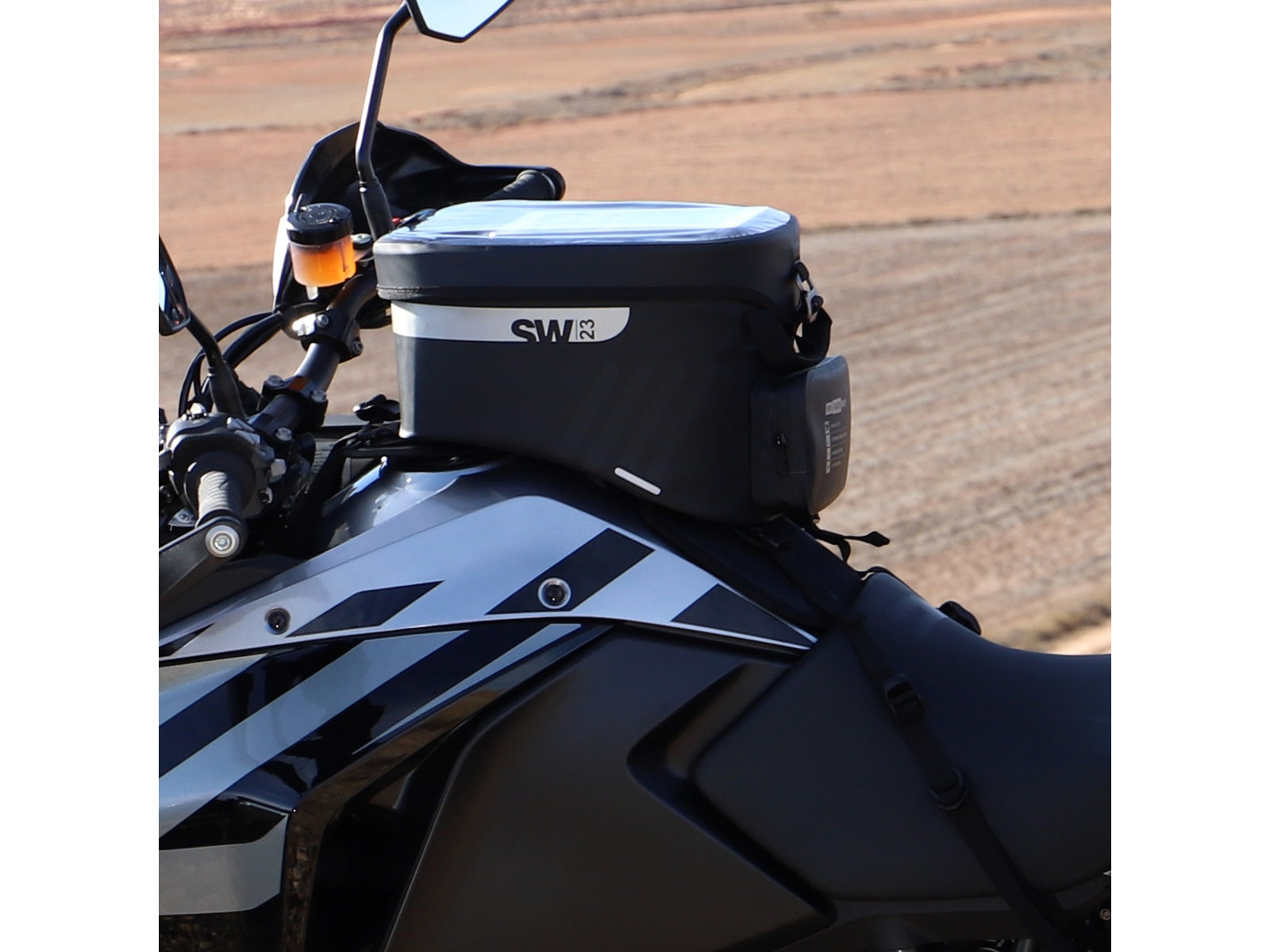 SHAD SW23B Tank Bag - 14 Litres