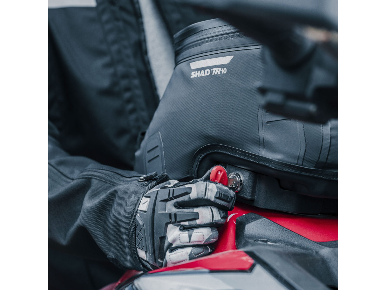SHAD TR10 Click System Tank Bag - 7 Litres
