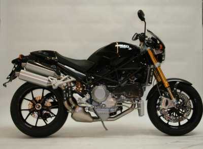 R&G Spindle Swingarm Protectors for Ducati 916 Biposto (94-01)