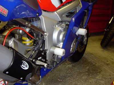 R&G Classic Frame Sliders for Yamaha R6 (99-02)