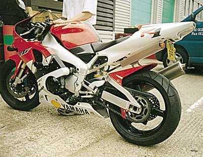 R&G Classic Frame Sliders for Yamaha R1 (98-99)