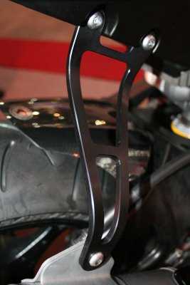 R&G Exhaust Hanger for Suzuki GSX-R1000 (05-06)