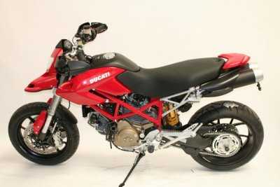 R&G Classic Frame Sliders for Ducati Hypermotard 1100 (07)