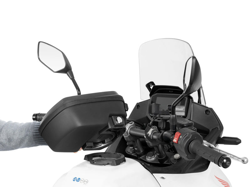 SHAD Click System Tank Bag Kit for Suzuki GSX S 150 (17-24)